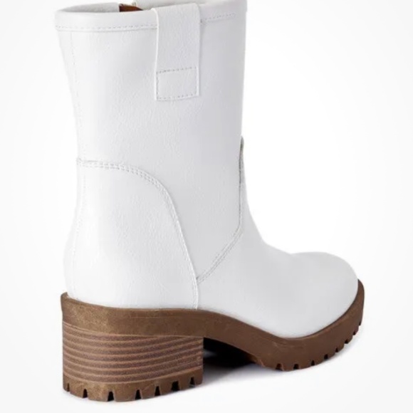 Scoop NYC Women’s Faux Shearling Lined Piper Lug Pull On White Boots Size 8 NEW - Picture 2 of 6